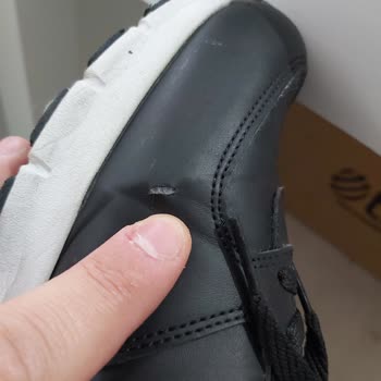 FLO Ayakkabı Alınmaz! (2 Ay Önce U. S Polo Assn Aldım Ve Hemen Yırtıldı)
