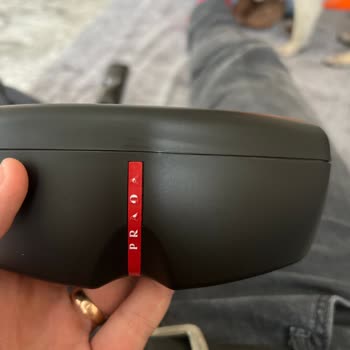 Prada Kutuda Ki Özensizlik