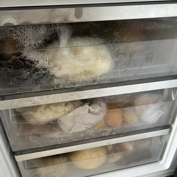 Arçelik Camlı Buzdolabı Alt Kapağı Kapanmıyor