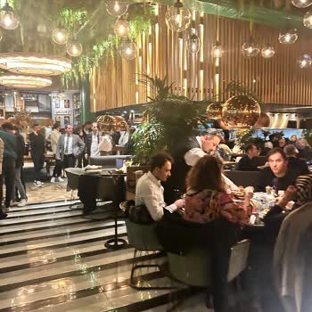 Sıralı Kebap Rezervasyonumuz Olduğu Halde Ayakta Bekletildik