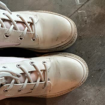 Boyner'den Aldığım Guess Botların Bir Ay İçinde Yanlarının Açılması