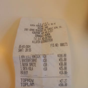Korupark Sbarro: Soğuk Patates, Yanlış İçecek Ve Fiyat Farklılıkları