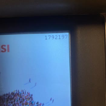 Ziraat ATM Parama El Koydu