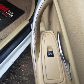 BMW F30 Kapı İçi Kalitesiz Malzeme