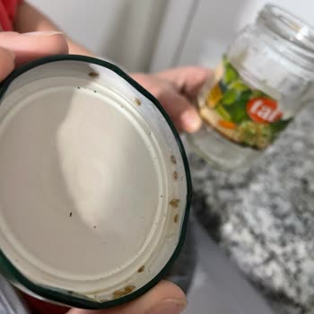 Tat Gıda Garnitürden Kurt Çıktı
