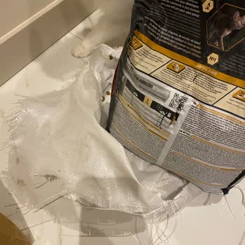 Mukas Pazarlamadan Aldığım Kedi Maması Hüsranlığı