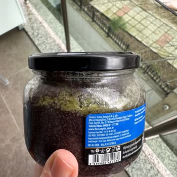 Fora Zeytin Ezmesini Aldıktan Çok Kısa Bir Sure Sonra Küflenmesi