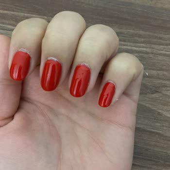 Eylül Öztürk Nail Spa Kalıcı Oje Mağduriyeti