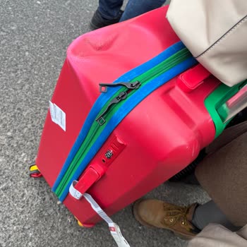 THY Bavulumu Kırdı Ve Sürekli Pis