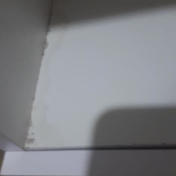 BİM Mutfak Dolabı Su Çekmiş Artı Deforme Olmuş