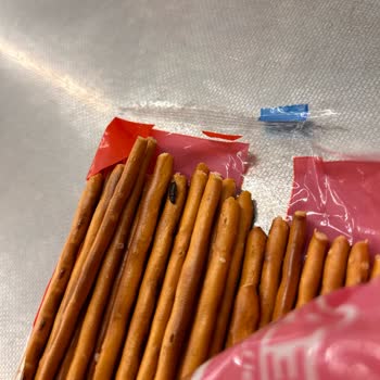 Ülker Tuzlu Krakerden Böcek Çıktı