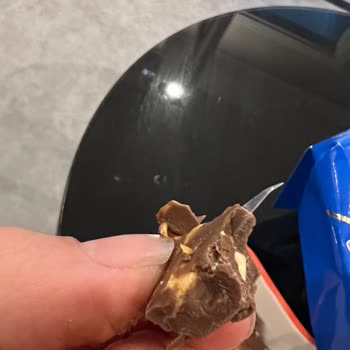 Ülker Çikolata İçinden Plastik Parça Çıktı