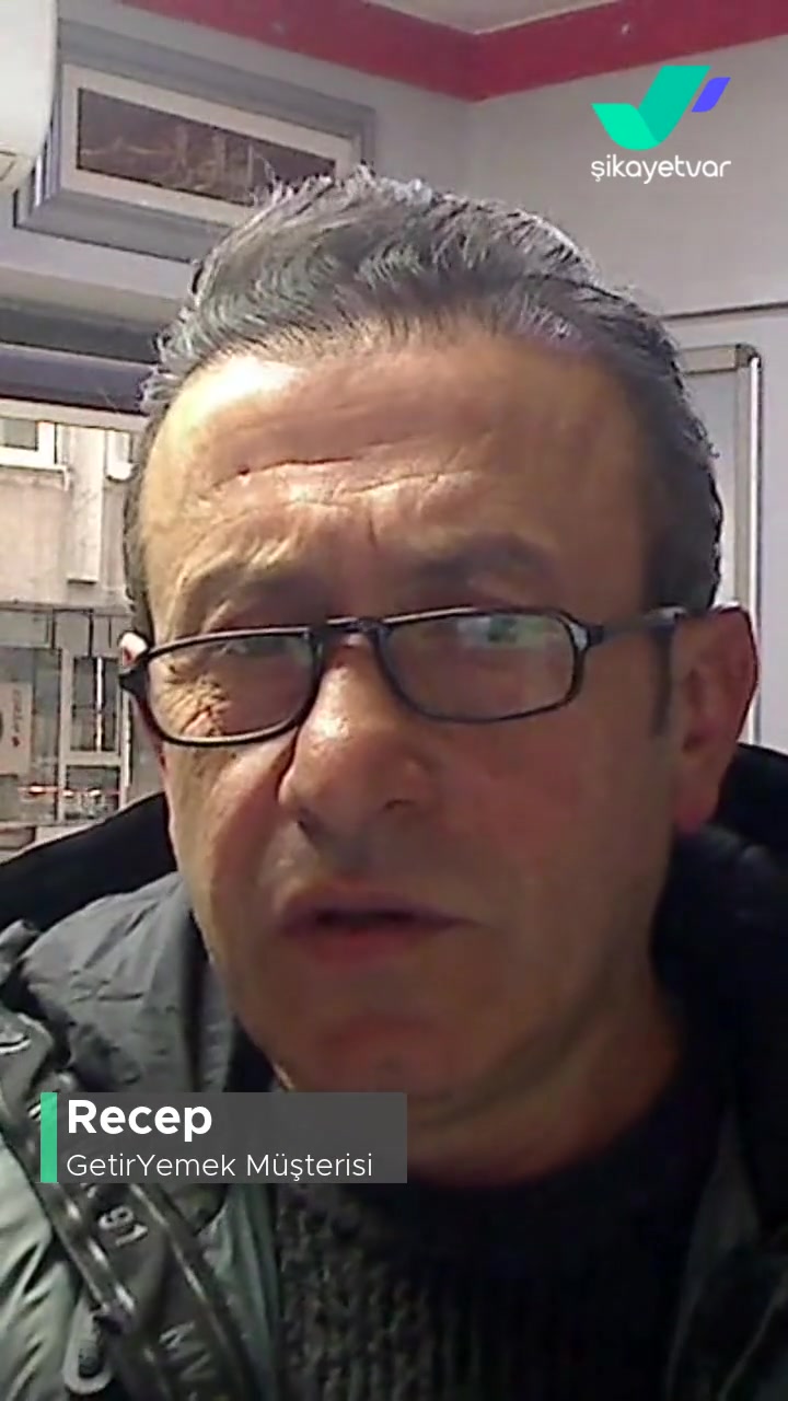 GetirYemek Kuryeleri Merdivenlere Çöpe Atıyor! videonun kapak resmi