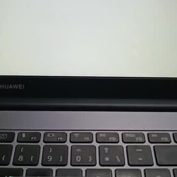 Servise Gönderdiğime De Huawei Kullandığıma Da Pişman Oldum!