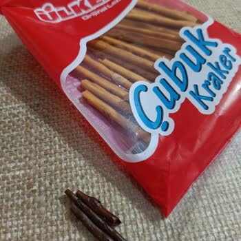 Ülker Kraker Kömür Olmuş