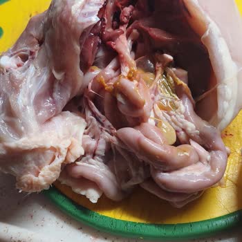 BİM Tavuk İçi Temizlenmeden Paketlenmiş