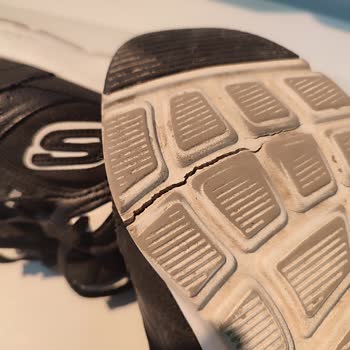 Skechers Spor Ayakkabı Pişmanlıktır.