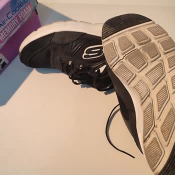 Skechers Spor Ayakkabı Pişmanlıktır.