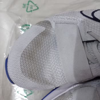 Nike Spor Ayakkabıda İlk Giymede Kendinden Kaynaklı Ekeler Oluştu.