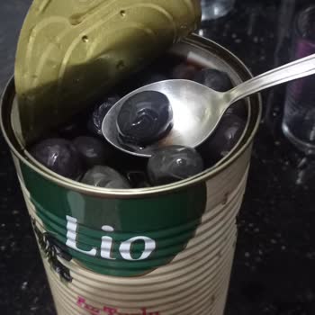 Şok Marketler Mavi Renkli Lio Zeytin