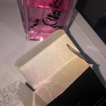 Gratis Parfüm Kutusuna Akmış İade Alınmıyor