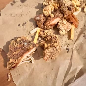 Popeyes'ten Verilen Siparişte Yanıl Bayat Tavuk Kullanılması