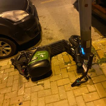 Martı Mobilette Kaza Yaptım, "umurumuzda Değil" Tavrı!