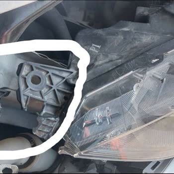 RS Servis Eskişehir'de Yetkili Servis Far Değişimi Şikayeti