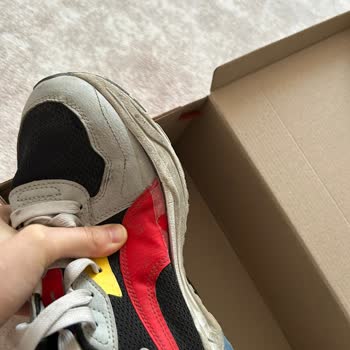 In Street Kötü Kalite Çakma Ayakkabı Ve Müşteri Memnuniyeti Sıfır