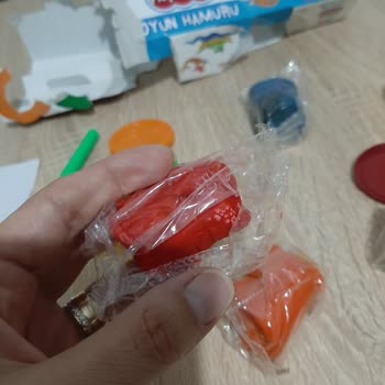 Expired Play-Doh in Set Problem