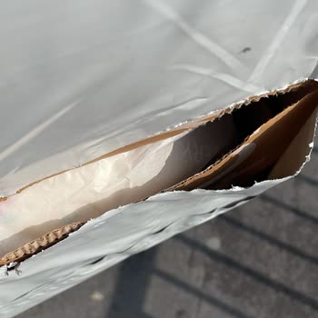 Trendyol Express Penti Kargo Kutusu Ve Poşetinin Parçalanması