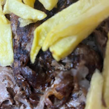 Dönerci Celal Usta İnsanları Mal Yerine Koyuyor.