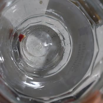 A101 Turşusu İçerisinde Cam