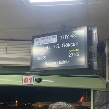 THY Türk Hava Yollar 5 Saat Rötar Aç Susuz Ve Taksi Parası Verdim Yok Yere