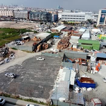 Beylikdüzü Belediyesi Huzur İstiyoruz Bu Barakaların Ve Çöp Yığıntılarının Molozların Kaldır