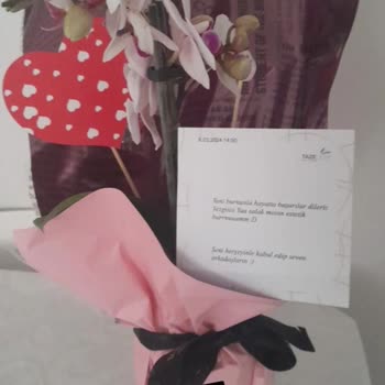 Taze Çiçek (tazecicek.com) Hayal Kırıklığına Uğratan Çiçek Teslimatı