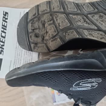 Skechers Ayakkabının Tabanı Dökülüyor...