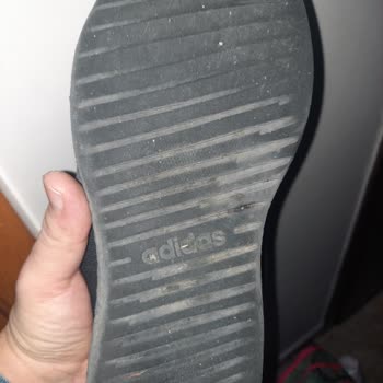 Skechers Ayakkabının Tabanı Dökülüyor...