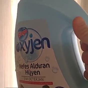 Bingo Oxygen Sıvı Deterjan Ambalaj Büyük Deterjan Kutunun Yarısında