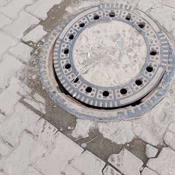 Manisa Büyükşehir Belediyesi Rögar Kapağı Arızalı