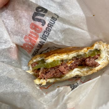 Yesen Burger Hamburgerleri Çok Kötü