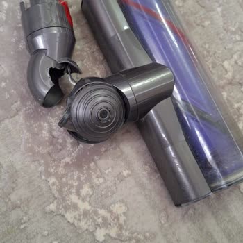 Dyson Süpürgemizde Çift Sorun: Performans Kaybı Ve Kırık Parçalar