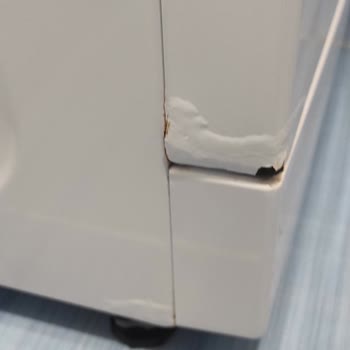 Arçelik Çamaşır Makinesi Gövde De Boya Kabarması Ve Küflenme.