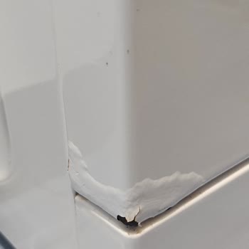 Arçelik Çamaşır Makinesi Gövde De Boya Kabarması Ve Küflenme.