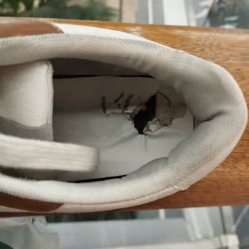 Deichmann Firması Sattığı Hatalı Ürünün Arkasında Durmuyor.