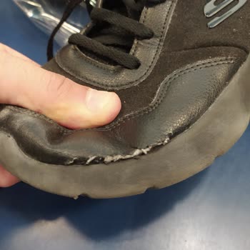 Skechers Üretici Hatalı Ayakkabıyı Kabul Etmiyor