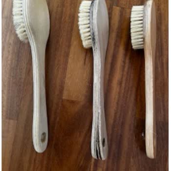 The Body Shop Banyo Fırçası Üzerinde %100 Wood Yazsa Da Yalan Olması