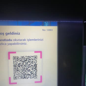 Denizbank Ve İş Bankası'nın ATM'ye Sıkışan Parayı Geri Vermemesi.