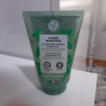 Yves Rocher Yüz Yıkama Jeli Yüzümü Kızarttı