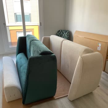 Kelebek Aydın Mağazasından Aldığım Oturma Grubu Hasarlı Teslim Edildi